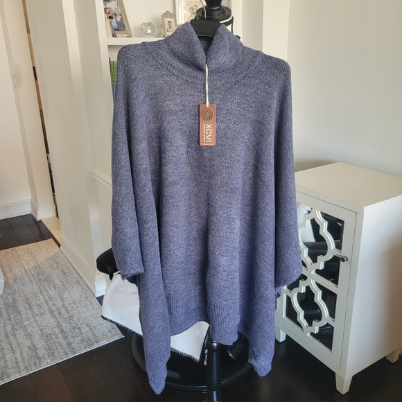 XCVI Poncho - Picture 4 of 5